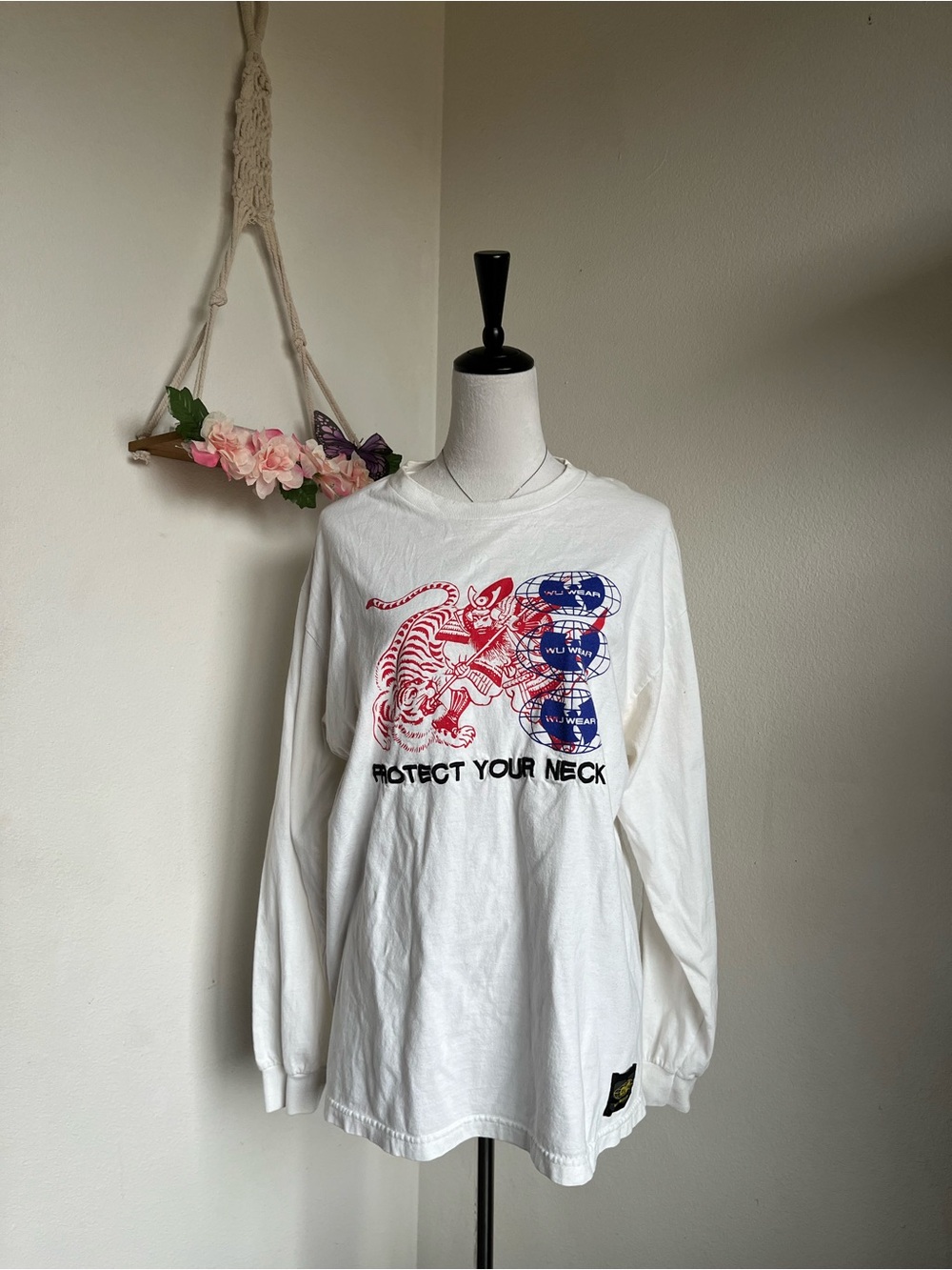 Wu-Tang Protect Your Neck Graphic Long Sleeve Tee size L